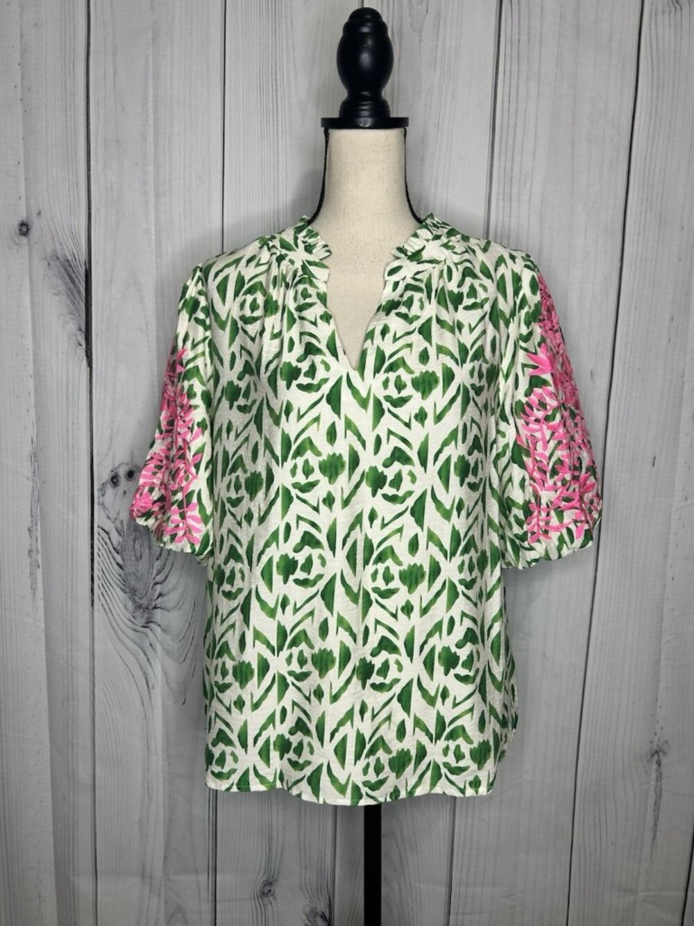 VOY Green White Abstract Print Top Pink Floral Embroidered Puff Sleeves Sz L